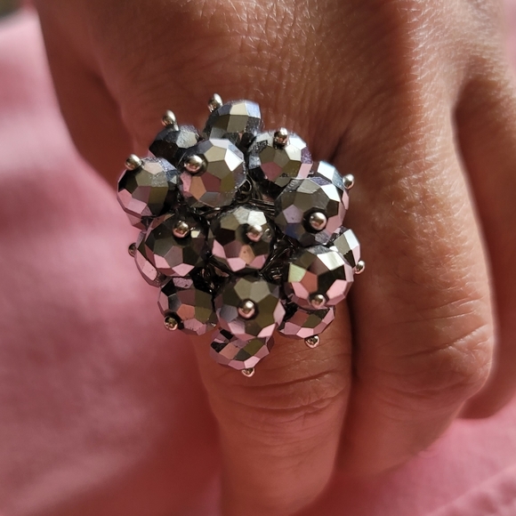 EUC Faseted Cocktail Beaded Fashion Ring - Picture 2 of 3